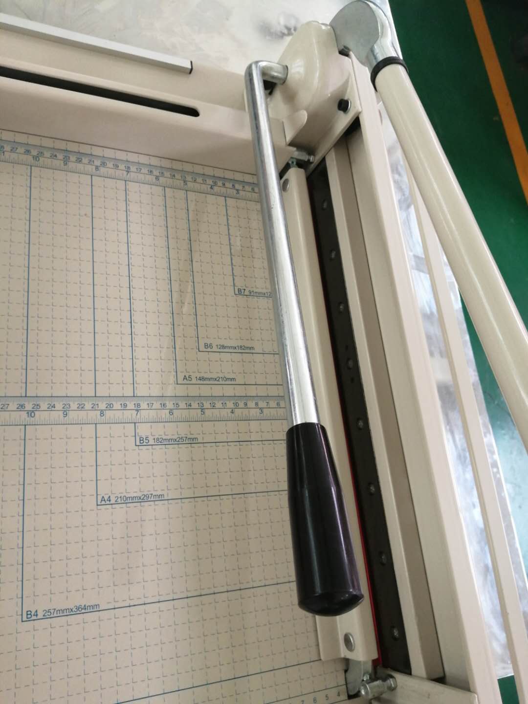 Qike 868-A3 Hot Sales Desktop  - Paper Cutting Guillotine review and price